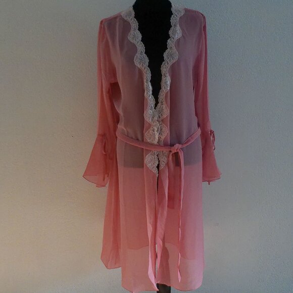 Pink Sleeping Robe, size Large, with lace details - Picture 1 of 6